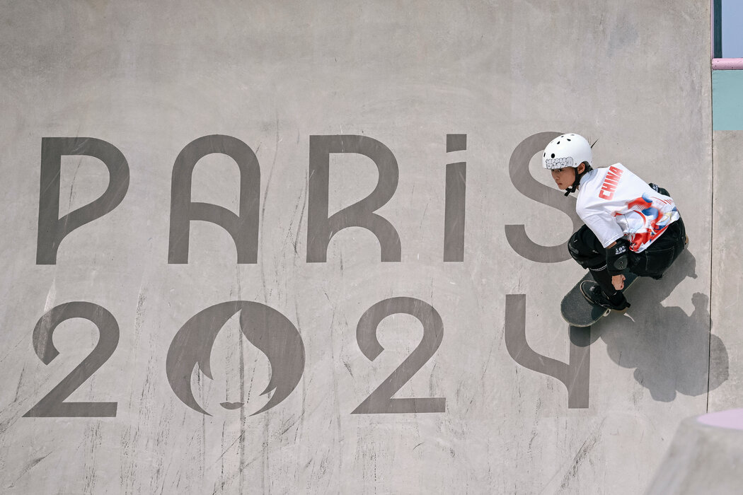 成都刮起“法国旋风” “眼镜侠”勒布伦兄弟闪耀混团世界杯